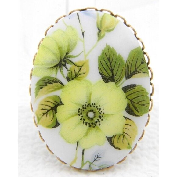 VTG Gold Tone Yellow Flower Glass Cameo Pin Brooch - Picture 1 of 3